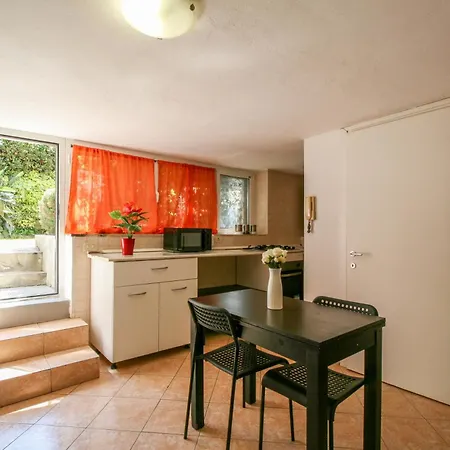 Speedy Lovely - 9 Fino A 52 Ospiti - Airport Aparthotel *