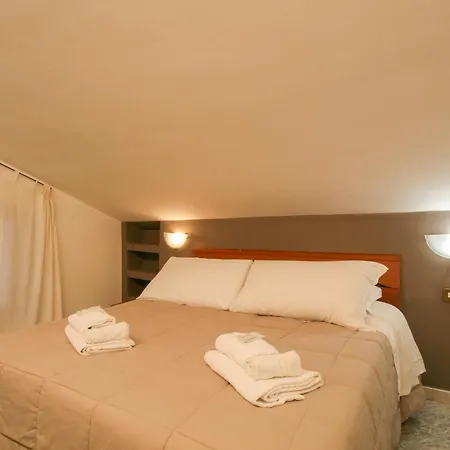Speedy Lovely - 9 Fino A 52 Ospiti - Airport Aparthotel *