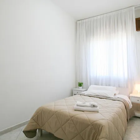 Speedy Lovely - 9 Fino A 52 Ospiti - Airport Aparthotel *
