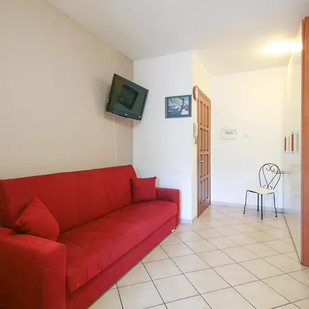 Speedy Lovely - 9 Fino A 52 Ospiti - Airport Aparthotel *