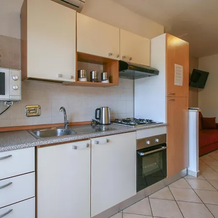 Aparthotel Speedy Lovely - 9 Fino A 52 Ospiti - Airport *