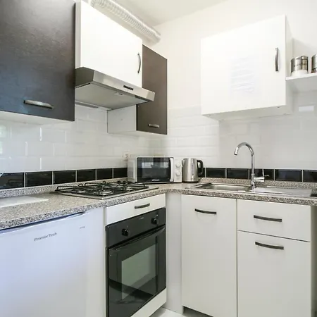 Speedy Lovely - 9 Fino A 52 Ospiti - Airport Aparthotel